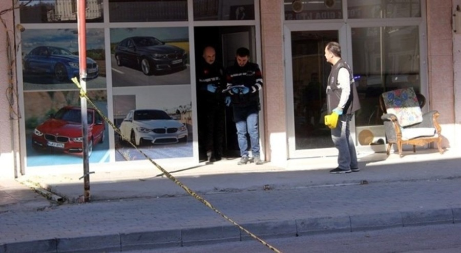 Oto galeriye silahlı saldırı: 1 kişi yaralandı