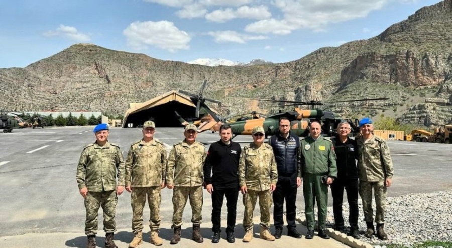2'nci Ordu Komutanı Tokel ile Selçuk Bayraktar'dan Hakkari'deki askerlere ziyaret