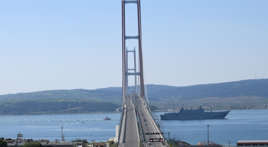 İspanya'nın amfibi hücum gemisi Çanakkale Boğazı'ndan geçiş yaptı