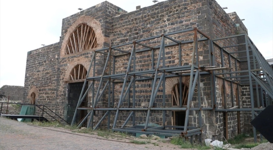 Saint George Kilisesi ve Çardaklı Hamamı'nın restorasyon çalışmaları devam ediyor