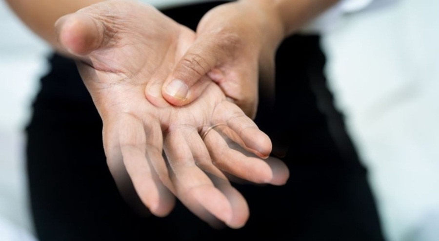 Koku kaybı ve kabızlığa dikkat: Parkinson habercisi olabilir