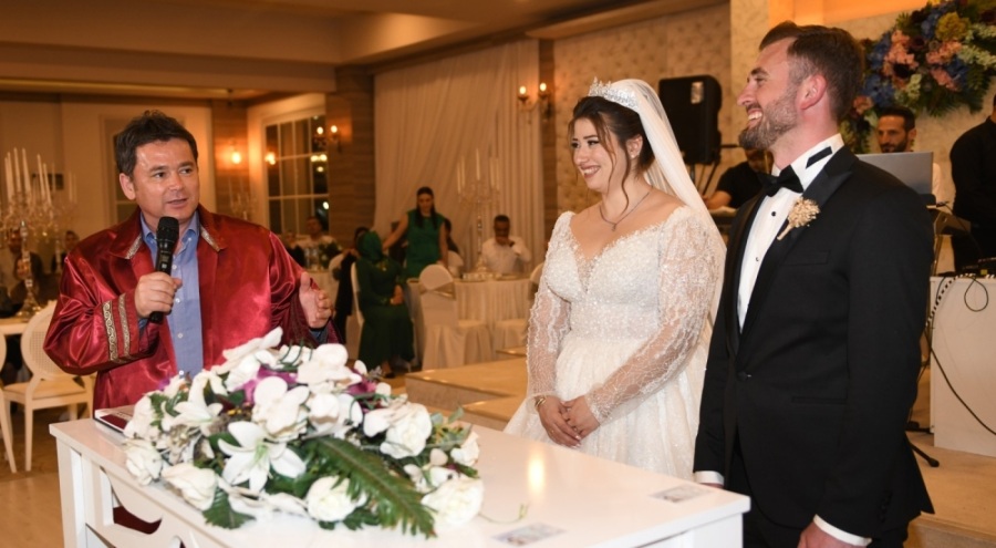 Osmangazi Belediye Başkanı Aydın ilk nikahını kıydı