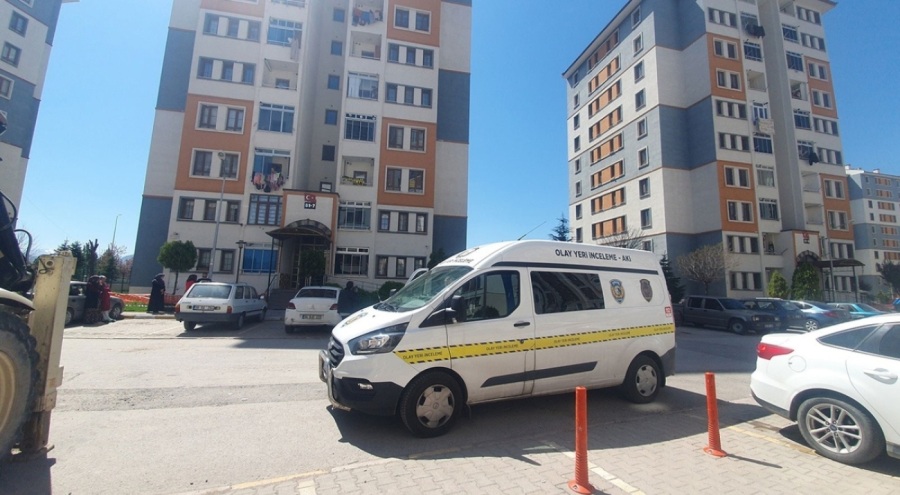 23 yaşındaki genç, kendini doğal gaz borusuna asarak intihar etti