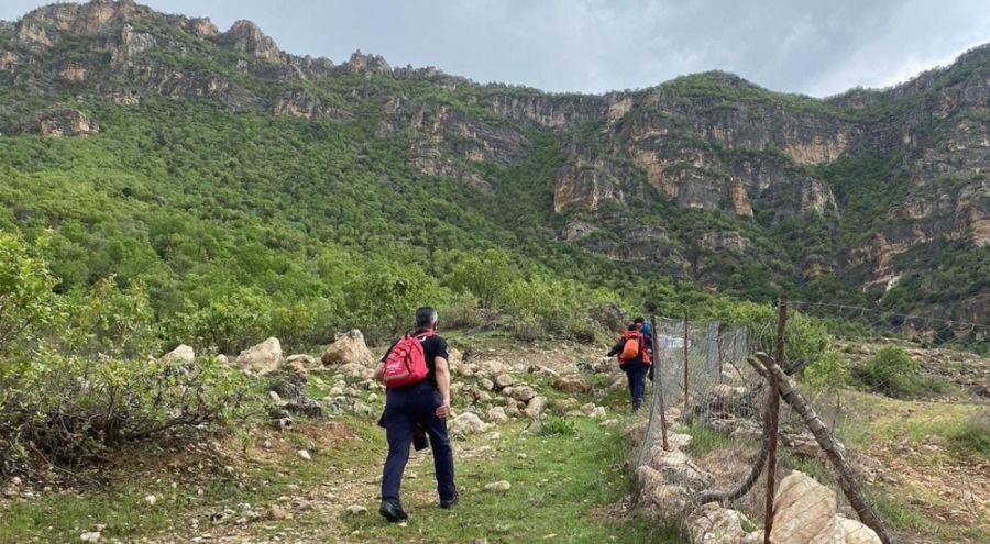 Kayalıklardan düşen 60 yaşındaki adam, yaşamını yitirdi