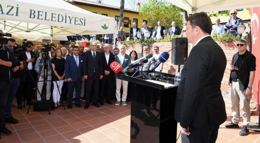 Osmangazili muhtarlar mazbatalarını Başkan Aydın'dan aldı