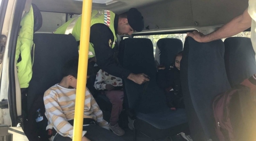 Okul denetiminde aranan şahıslar yakalandı