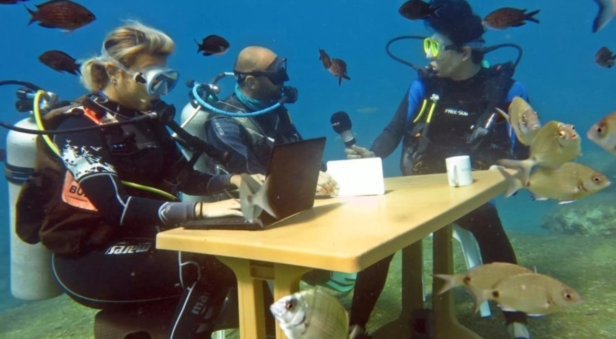 Dalgıçlar denizin dibinde turizm toplantısı gerçekleştirdi