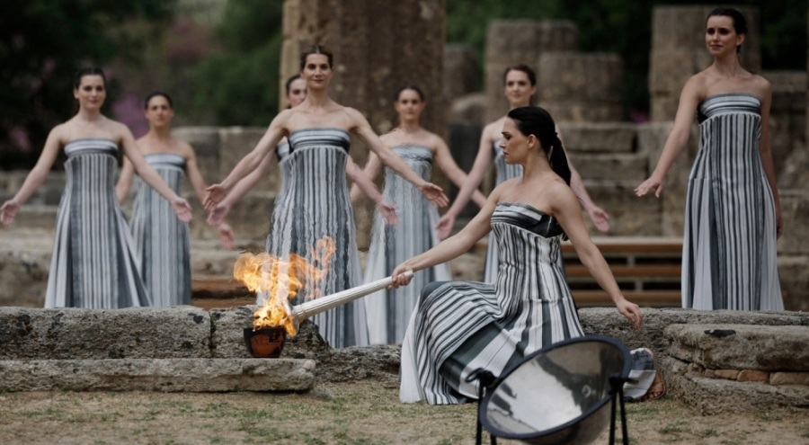 Paris 2024 Olimpiyat Oyunları meşalesi yakıldı