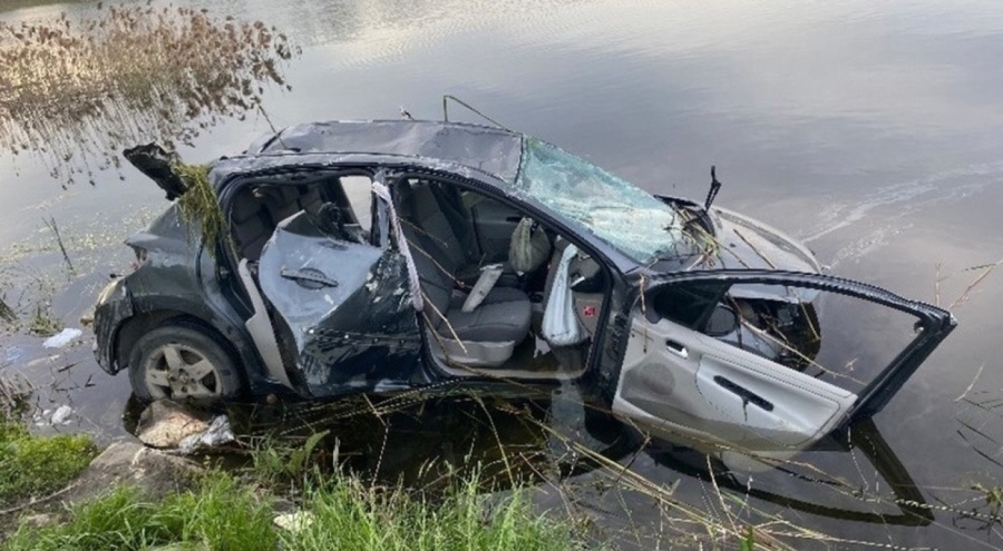 İstanbul'da otomobil göle uçtu