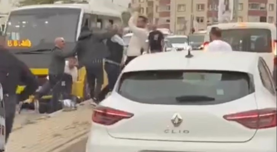 Bursa'da minibüs şoförlerinden yumruklu sopalı kavga!