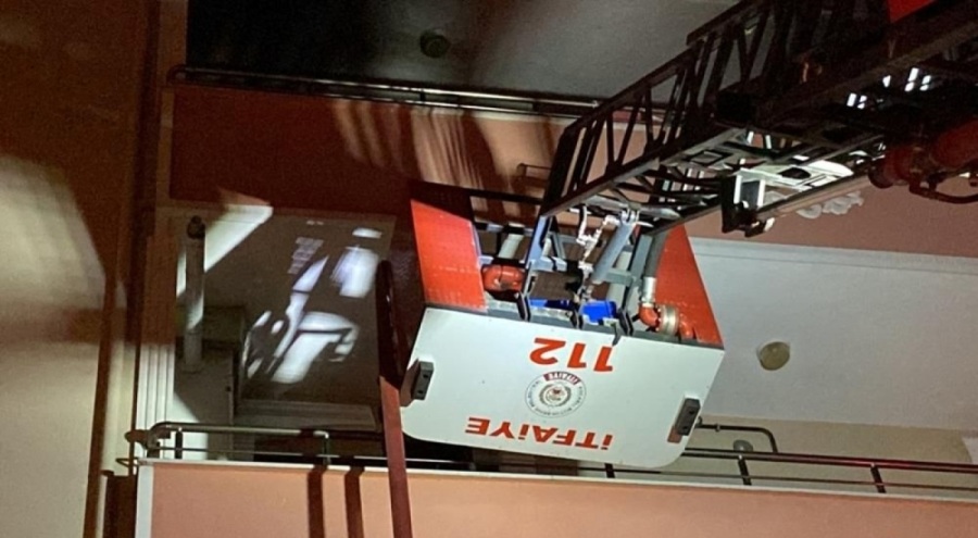 Şarjda tutulan süpürge patladı!