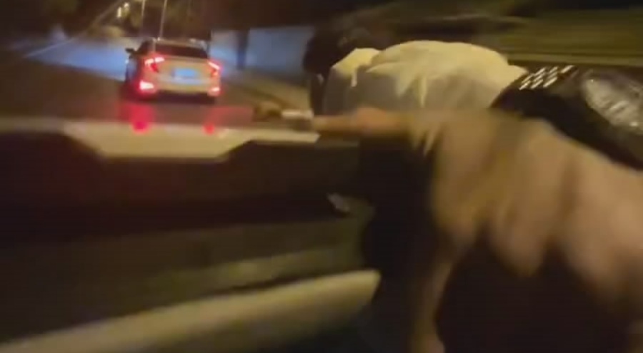 Bursa'da kendini "Superman" zanneden genç, yürekleri ağza getirdi