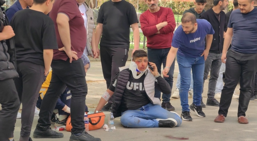Bursa'da iki motosiklet kafa kafaya çarpıştı! Yaralılar var