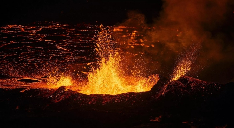 Endonezya'daki Ruang Yanardağı patladı