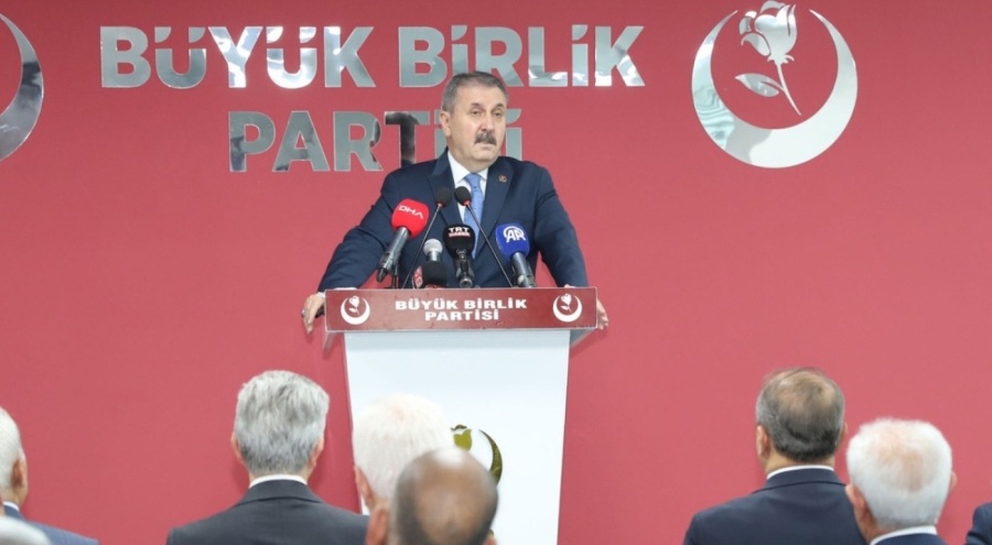 Mustafa Destici: Özgür Özel'in bu takındığı tavır olumlu