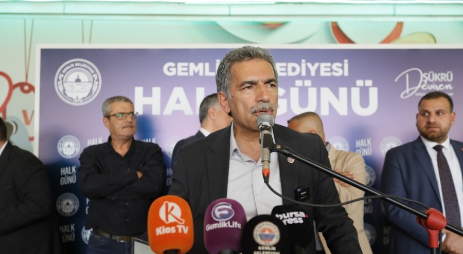 Gemlik Belediye Başkanı Deviren 'Halk Günü'nde vatandaşları dinledi