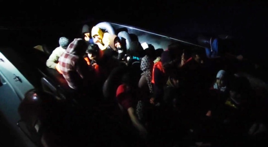 Ayvacık açıklarında 29 düzensiz göçmen yakalandı