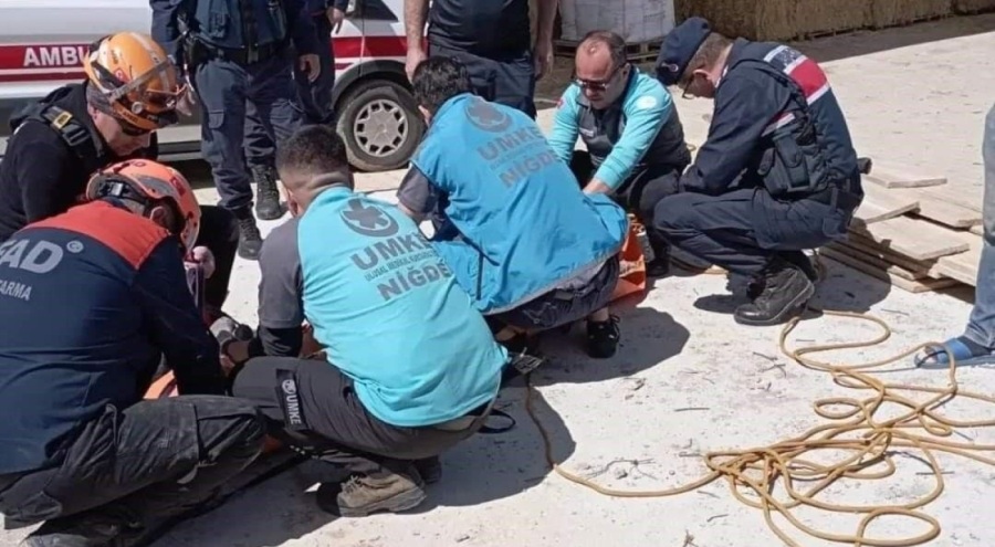 İnşaatın gider kuyusuna düşen işçi yaralandı