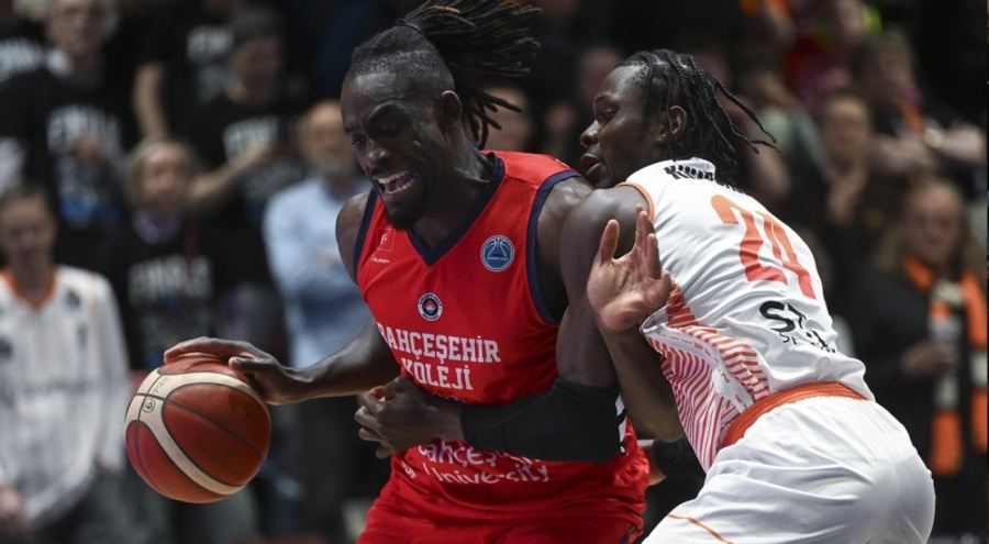 Bahçeşehir Koleji, finalin ilk maçını kaybetti!