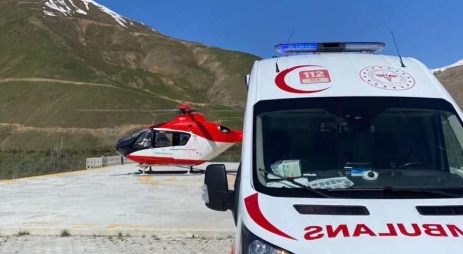 Van'da iki hasta ambulans helikopterle hastaneye sevk edildi