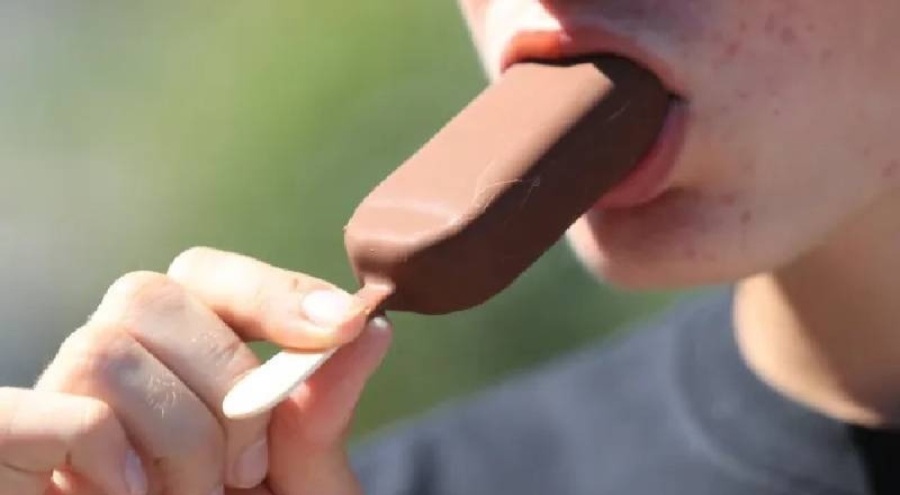 Plastik ve metal parçaları içeriyor gerekçesiyle Magnum dondurmaları toplatılıyor!