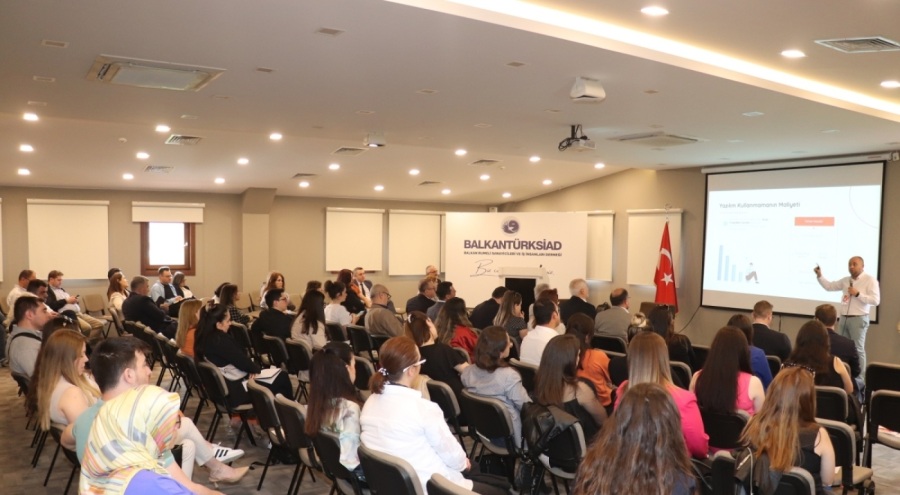 BALKANTÜRKSİAD, "İnsan Kaynaklarının Dijital Dönüşümü" zirvesi düzenledi