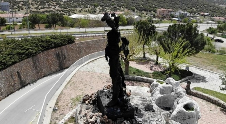 Denizli'deki heykel yangınında gözaltı