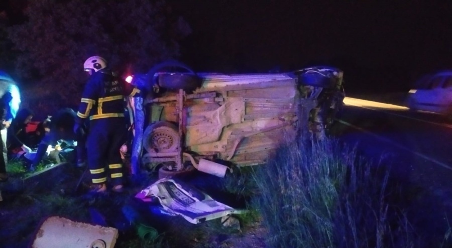 Otomobil hafif ticari araca çarptı! 1 kişi öldü, 2 kişi yaralandı