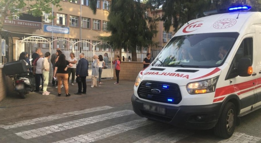 Okulda gıda zehirlenmesi: 30 öğrenci hastaneye kaldırıldı