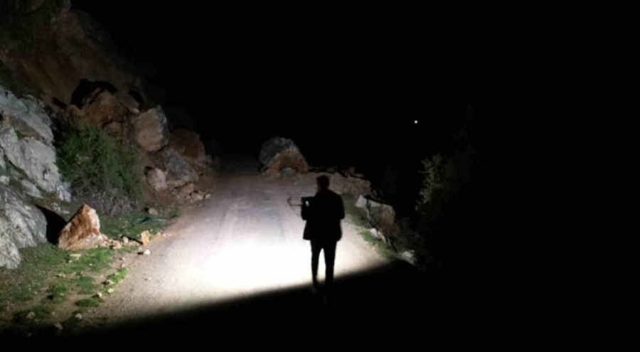 Tokat'ta deprem sonrası heyelan!