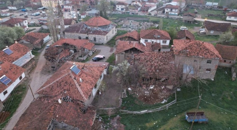 Tokat'taki 5,6'lık depremin ardından korkunç görüntüler!