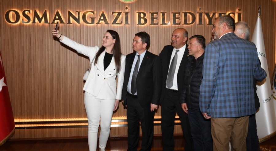 Bursa Osmangazi Belediye Başkanı Aydın, 3 günde 3 bin kişiyi ağırladı