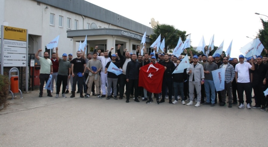 Bursa'da Contitech işçilerinden 'keyfi işten çıkarma' eylemi