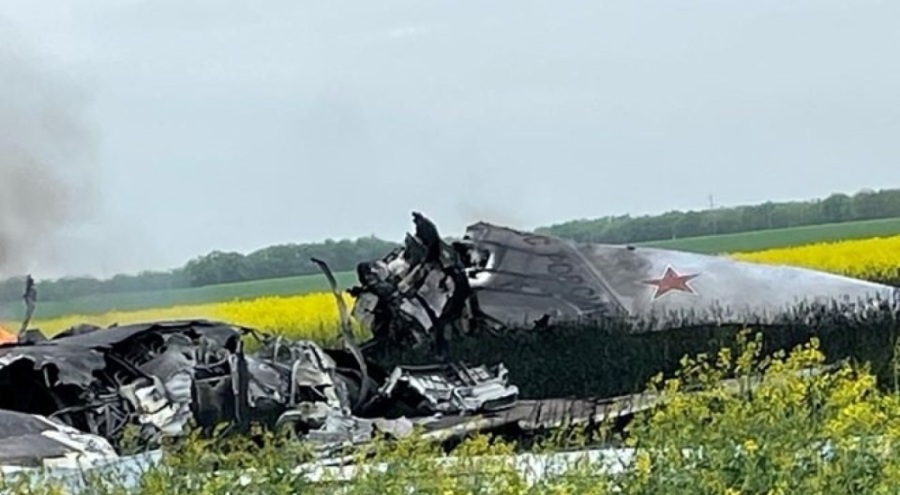 Rusya'da bombardıman uçağı düştü