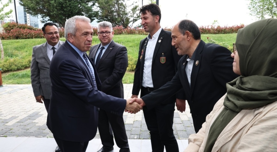 Nilüfer Belediye Başkanı Özdemir'den şehit yakınlarını ve gazileri ziyaret