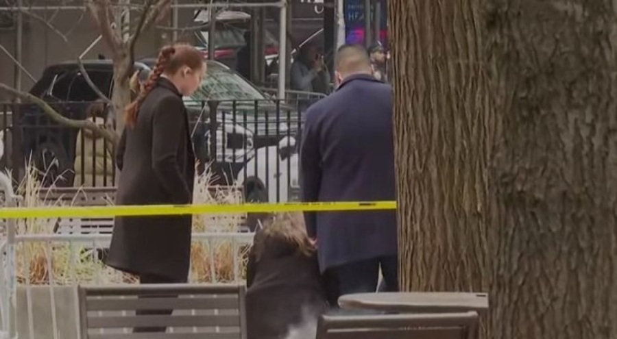 Trump davasının görüldüğü mahkemenin önünde bir kişi kendini yaktı