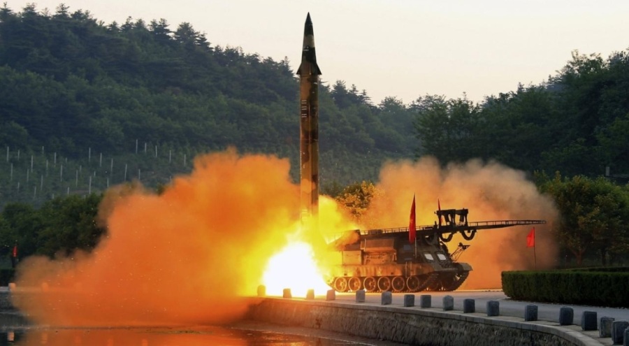 Kuzey Kore "süper büyük savaş başlıklı" seyir füzesi ile uçaksavar füzesini test etti