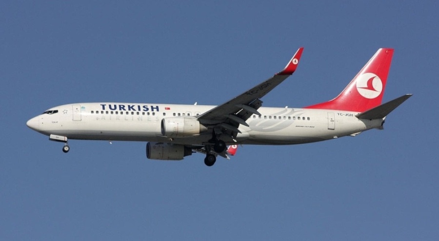 THY uçağında panik: Kokpit camı çatladı!