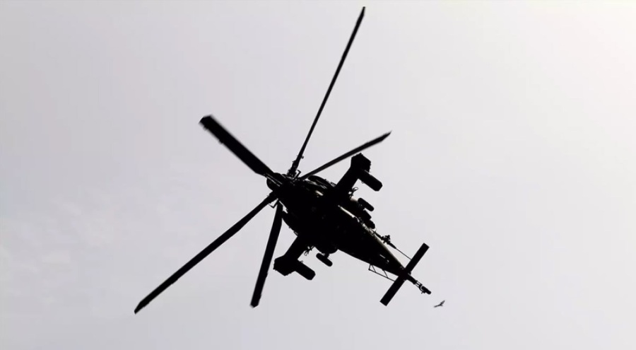 Japon Donanmasına ait 2 helikopter düştü