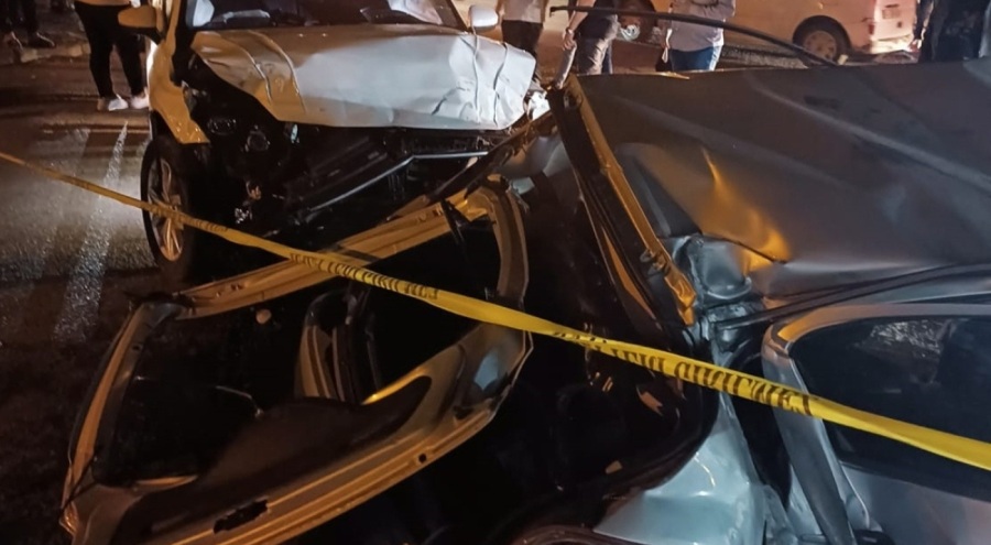 Otomobil ile cip kafa kafaya çarpıştı