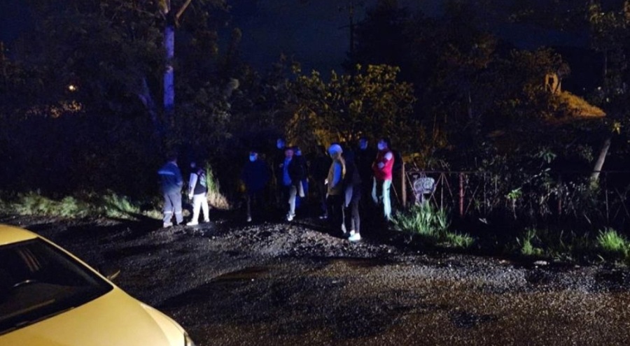 Fabrikadan yayılan kötü koku mahalleliyi sokağa döktü