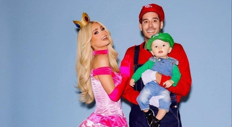 Paris Hilton kızının yüzünü ilk kez gösterdi