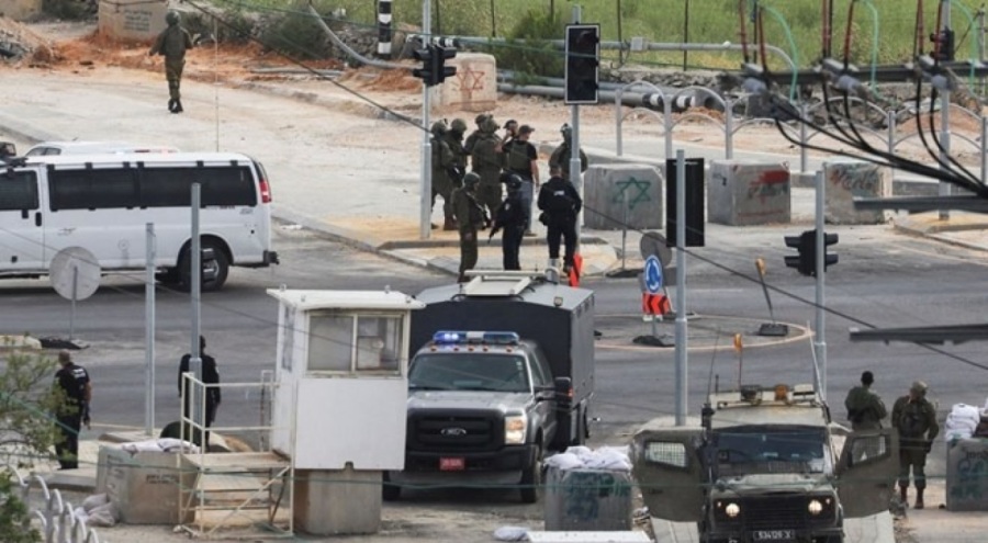 Batı Şeria'da İsrail askerlerine bıçaklı ve silahlı saldırı