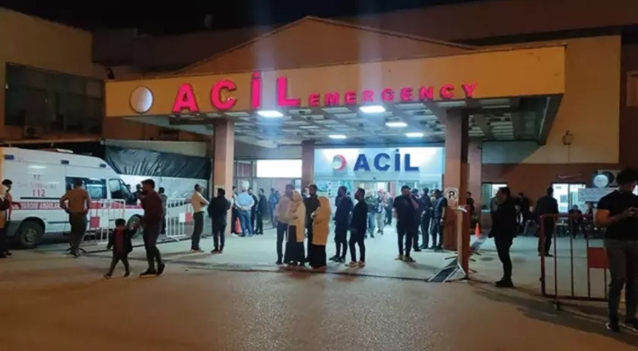 Otomobille kamyonet çarpıştı: Ölü ve yaralılar var