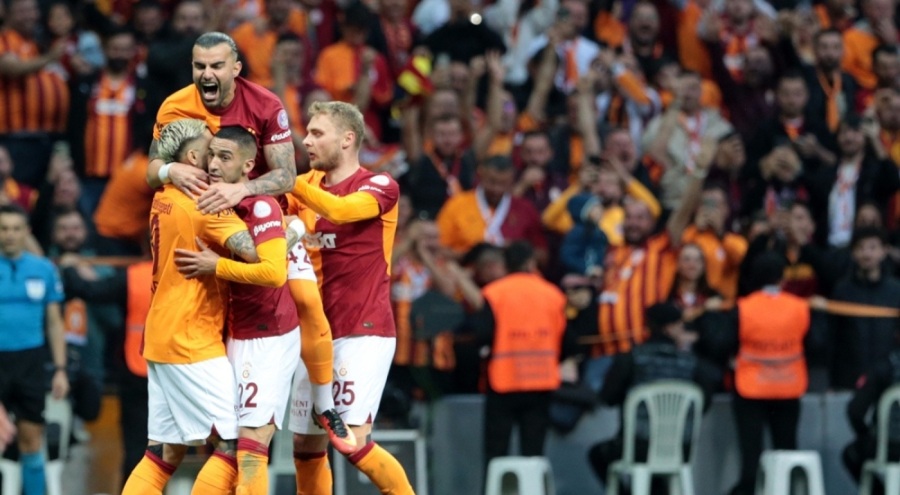 Galatasaray rekorunu egale etti!