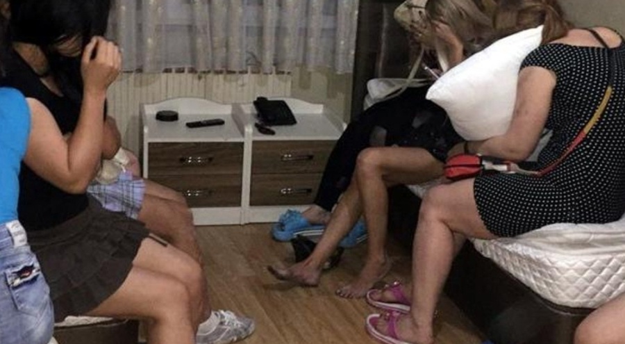 Kadınlara zorla fuhuş yaptıran 3 kişiye 252'şer yıla kadar hapis istendi