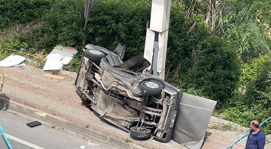 Bursa'da hurdaya dönen araçtan sağ çıktılar