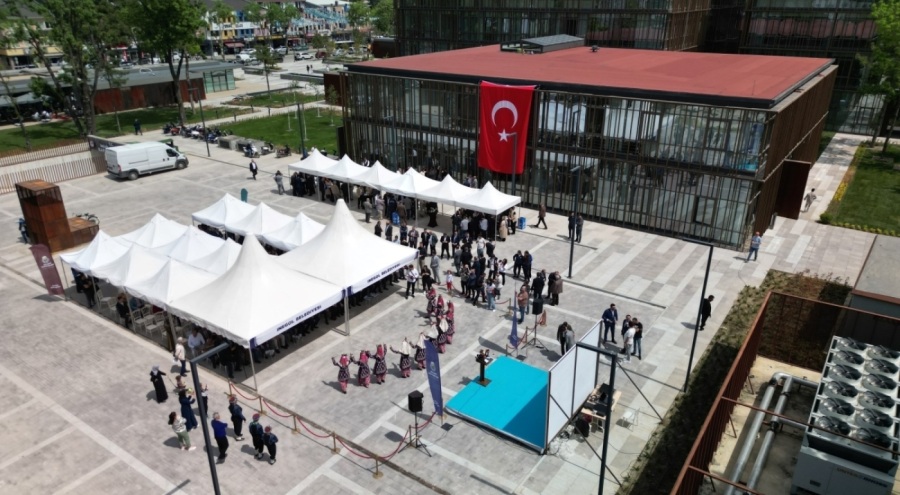 Bursa İnegöl'de yeni 'Nöbetçi Kütüphane'  hizmete girdi