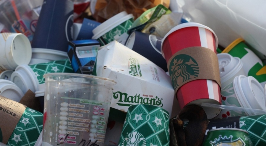 Hong Kong'da tek kullanımlık plastik yasağı yürürlülükte!