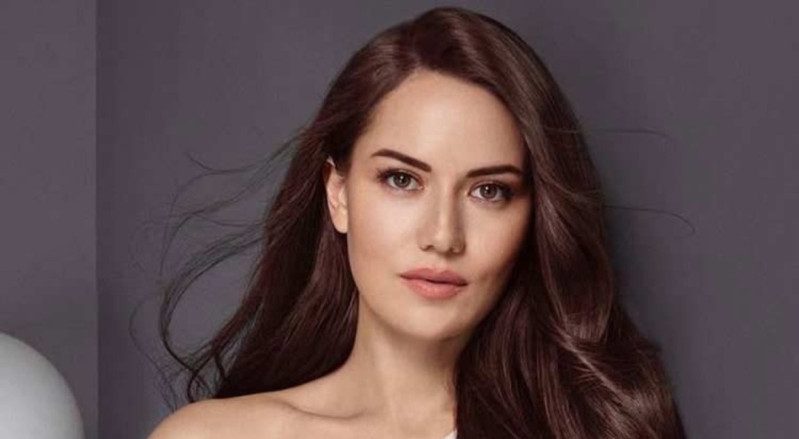 Fahriye Evcen'in pozları sosyal medyayı salladı!